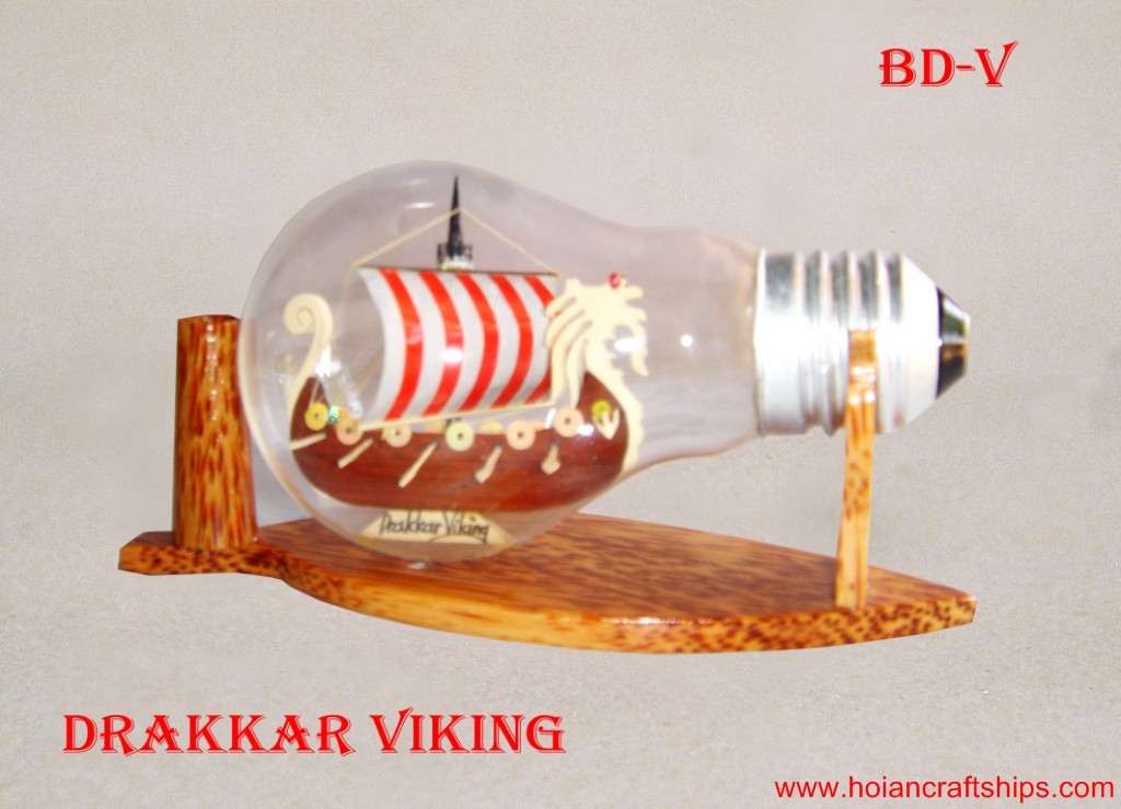 Drakkar Viking Ship in Light Bulb