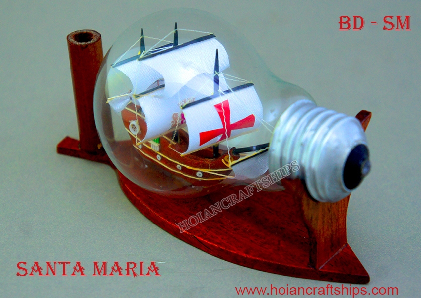 Santa Maria Ship in Light Bulb