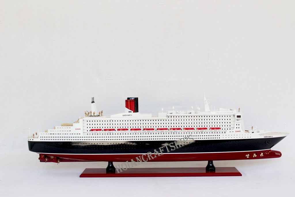 Queen Mary 2 (1M)