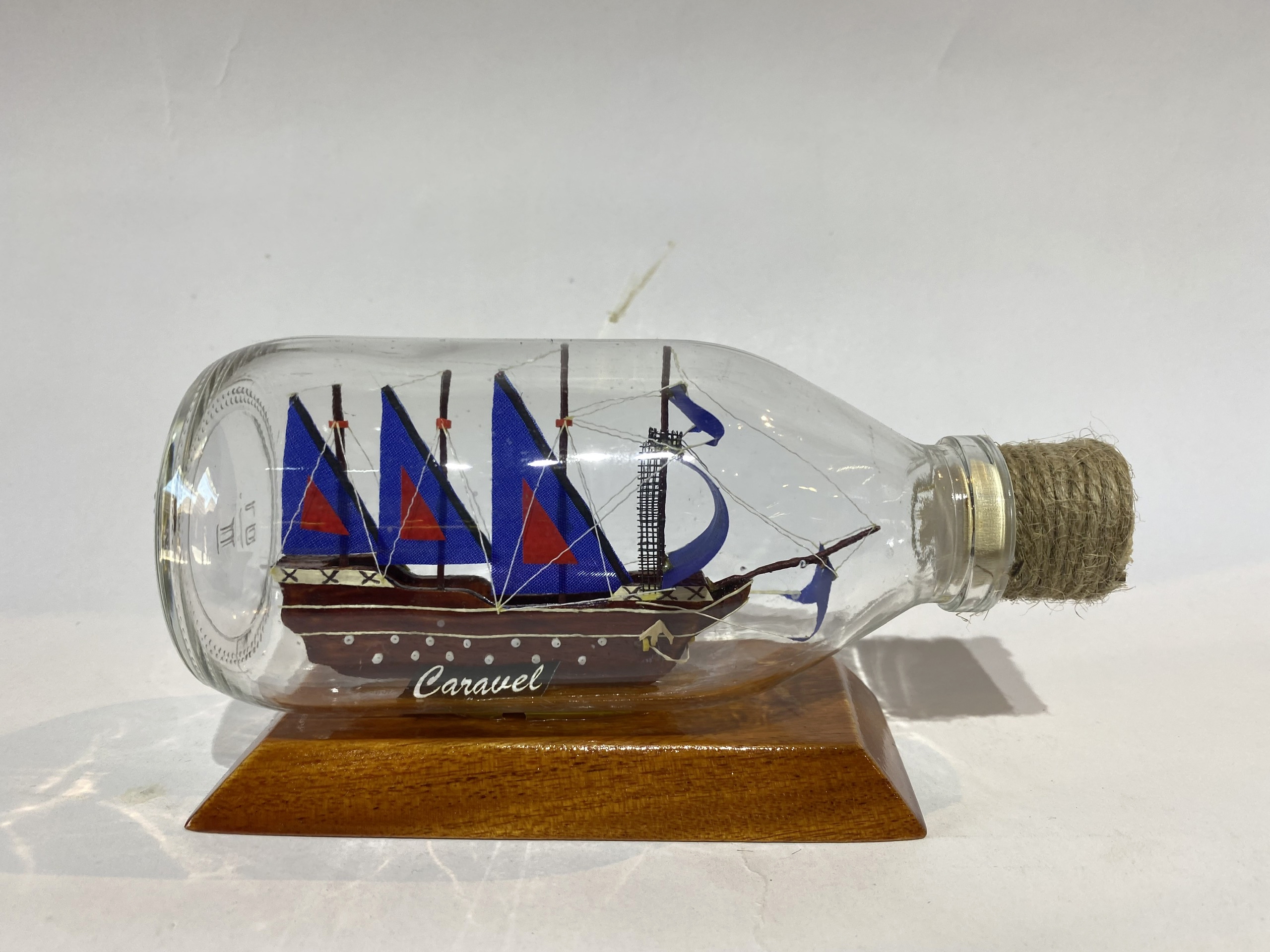 Ship in new bottle (Caravel - Blue Black)