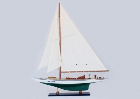 Endeavour Yacht (Green-White)
