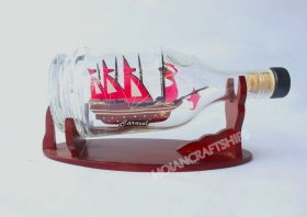 Caravel boat in Hennessy bottle (red)
