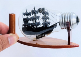 Black Pearl ship in Light Bulb