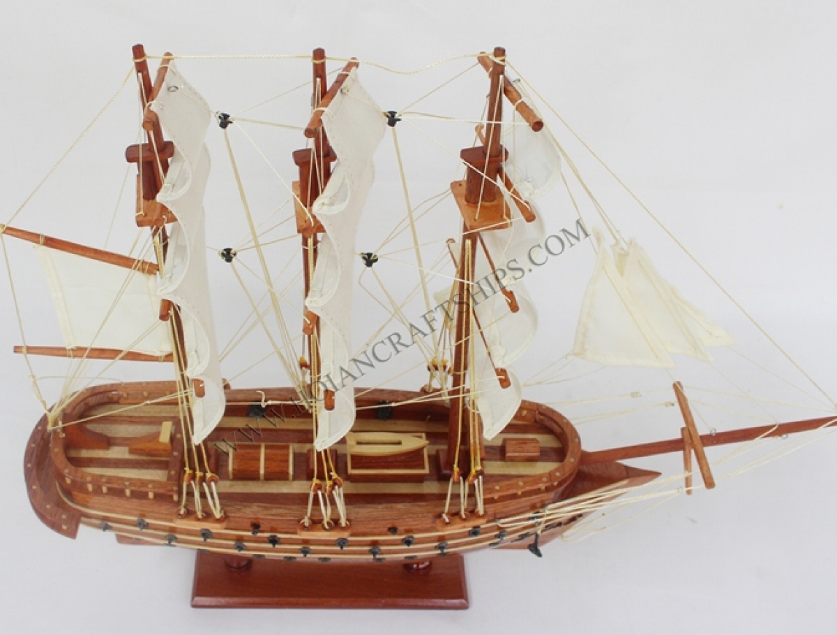 Collection bateau modèle Napoléon en plastique et bois #22 